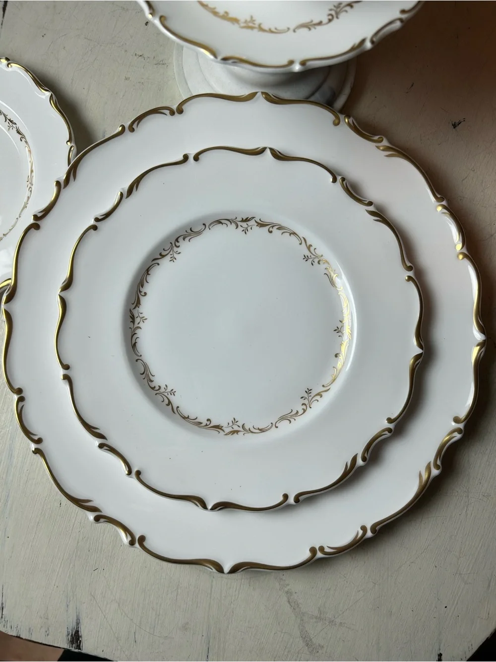 ROYAL DOULTON RICHELIEU 4957 Bone China 5 Piece Dinnerware White Gold Trim
